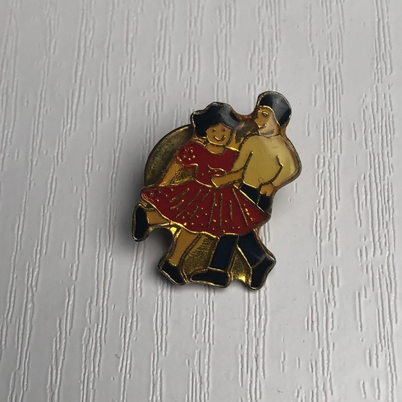 Vintage Enamel & Resin Coated Couple Square Dancing Dancer Brooch Pin - Picture 2 of 6